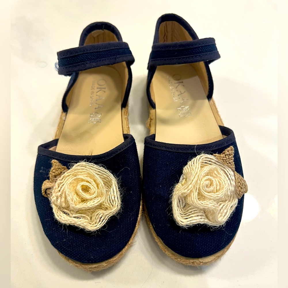 OKAA Spain.  Girl flower Espadrilles Navy Blue.  Excellent condition. Size 30